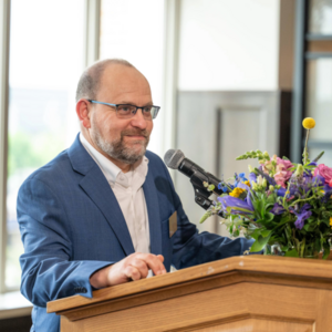 2024 Galvin Scholar Student Brunch professor Dan Gezelter